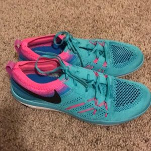 🆕NWOT Nike Fly Knits